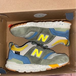 New Balance Unisex Size 9c